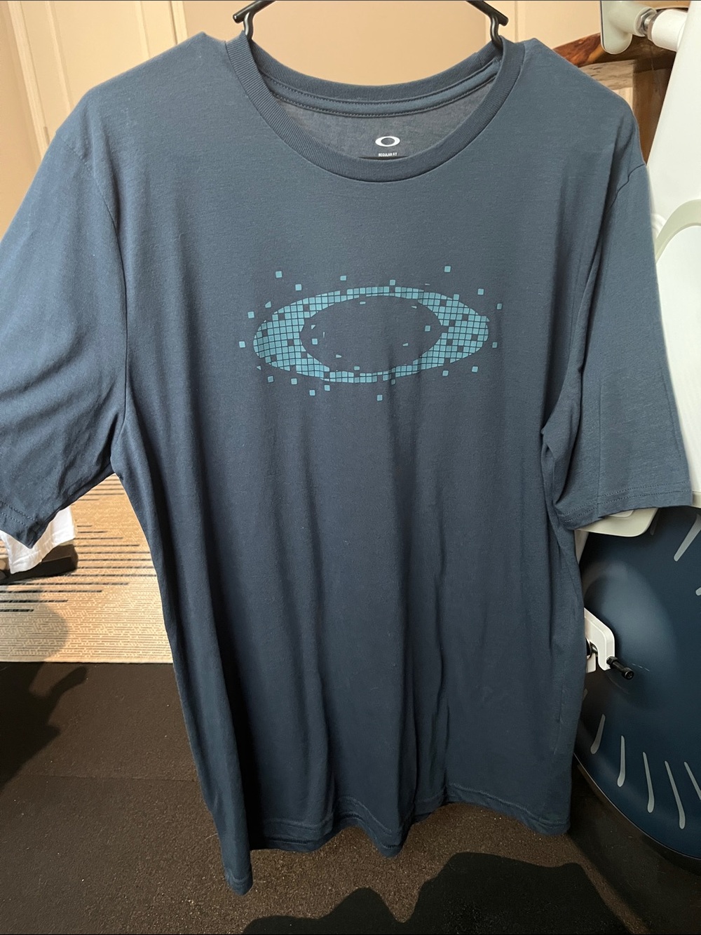 Navy Blue Oakley tee size XL